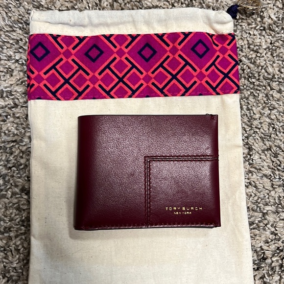 Tory Burch Handbags - Tory Burch Block T Wallet